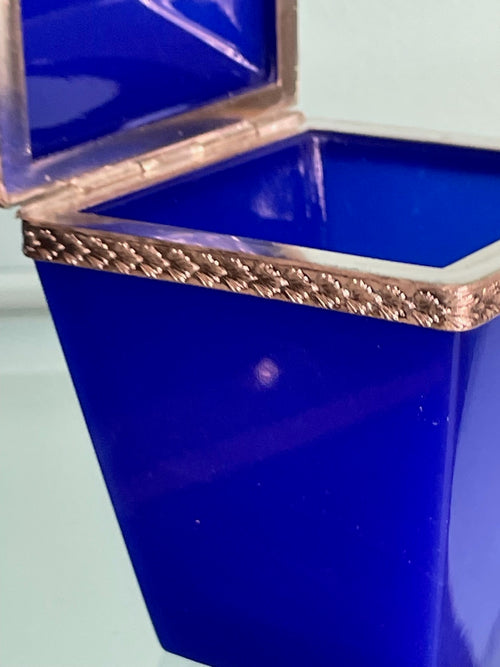 An Italian 1950s cobalt blue Murano glass hinged box by Giovanni Cenedese, Murano Italy