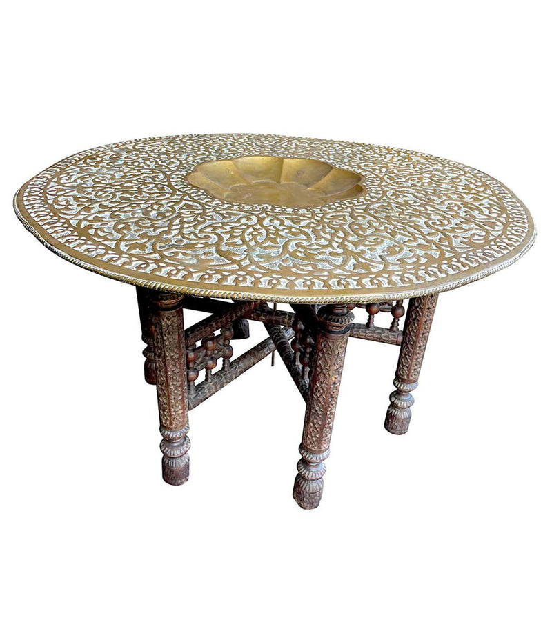 1920S MOROCCAN CARVED WOODEN FOLDING TABLE WITH BEAUTIFUL HAMMERED BRASS TOP