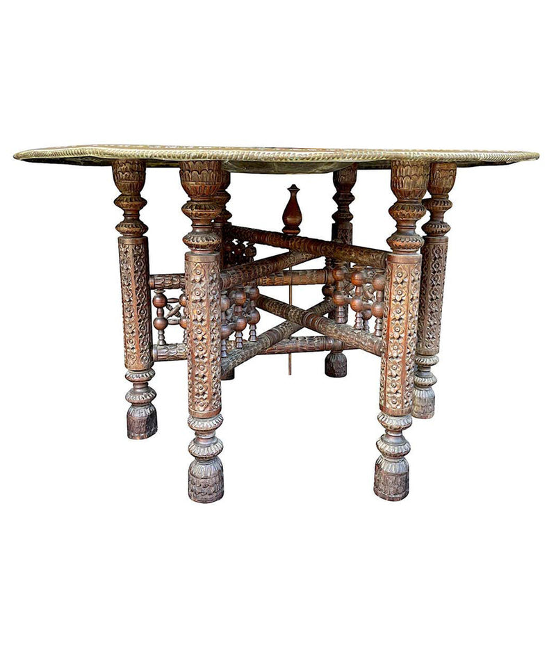 1920S MOROCCAN CARVED WOODEN FOLDING TABLE WITH BEAUTIFUL HAMMERED BRASS TOP