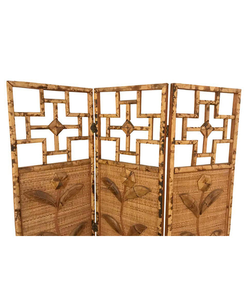 1970S FRENCH RIVIERA THREE PANELLED RATTAN AND BAMBOO SCREEN / ROOM DIVIDER