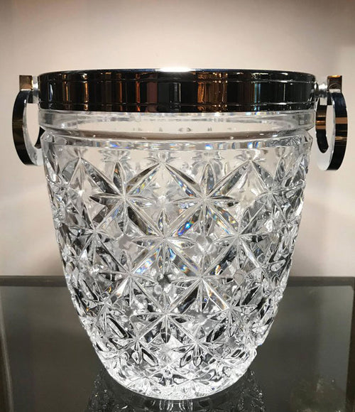 A STUNNING CUT CRYSTAL CHAMPAGNE BUCKET