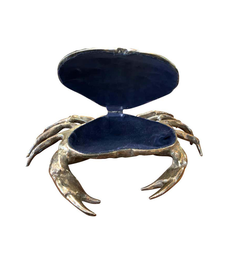 https://www.edbutcher.com/cdn/shop/products/A_FONDICA_SOLID_CAST_CRAB_WITH_HINGED_TOP_SHELL_WITH_BLUE_VELVET_LINING_7_c6fe95e8-00a7-4956-9eba-6c0b714d0b86_2400x.jpg?v=1584004641